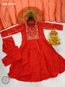 Proveedor de Kurti-Pent Dupatta de seda Chanderi de alta calidad, con bordados, para uso ocasional, de estilo tradicional indio, de Surat. - Product Image 5
