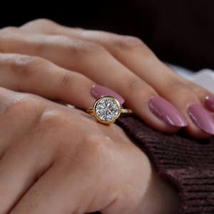 2.12 CT rond brillant coupe Moissanite Simple bague de fiançailles en or jaune massif 14K à la mode lunette réglage cadeau d'anniversaire - Product Image 3