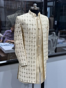 Sherwani de Seda para Hombre con Patrón Bordado, Traje Tradicional Indio para Boda, Corte Regular, para Todo el Verano/Invierno, Secado Rápido, Absorbe la Humedad - Product Image 4