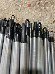 Outils de nettoyage écologiques : Manche de balai en bois d'eucalyptus du Vietnam, manche de balai serpillère, manche de balai long/court - Product Image 3