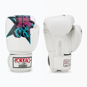 ถุงมือชกมวย YOKKAO Fighter KO Star Logo สีขาว/ดำ หนังแท้ สำหรับมวยไทย คิกบ็อกซิ่ง ฝึกซ้อม แข่งขัน ปิดด้วยแถบตีนตุ๊กแก - Product Image 1