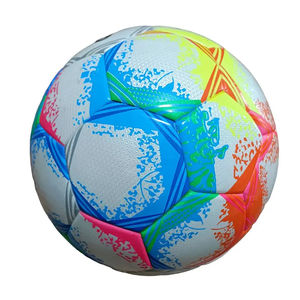 Ballon de football en cuir PU léger, taille personnalisée 5, pour l'entraînement des enfants, avec logo, durable, pour matchs et entraînements. - Product Image 2