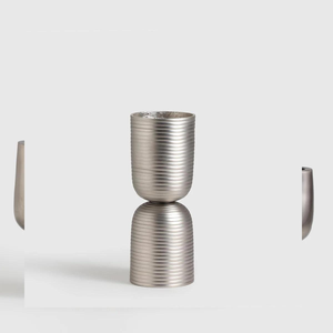 Porte-bougie en métal avec motif de cactus et design de pétales sur le dessus, dimensions 18 x 4 x 10 pouces - Product Image 5