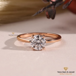 Anillo de Compromiso Clásico de Cuatro Puntas con Corte Redondo de 1.00 Quilates, Oro Sólido de 14K, Color D, Claridad VVS2, Diamante Cultivado en Laboratorio CVD, Certificado IGI - Product Image 1
