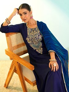 Vêtements ethniques indiens en gros : Kurti bleu marine brodé, pantalon assorti et dupatta à motif vague - Product Image 2