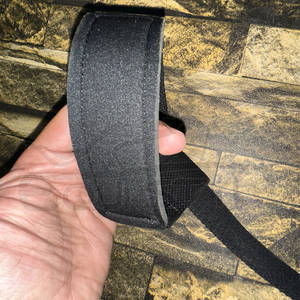 Sangles de musculation noires en néoprène rembourrées, poignées de powerlifting pour adultes, entraînement en salle de sport, OEM, vente en gros, sangles de fitness pour levage lourd - Product Image 4