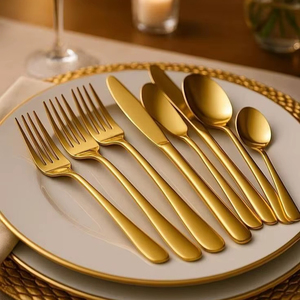 ชุดเครื่องใช้บนโต๊ะอาหารดีไซน์หรูหรา พร้อมสไตล์การตกแต่งที่โดดเด่น - Product Image 1