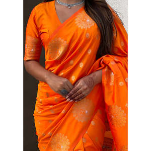 Sari en soie douce orange Elite Weaves, tissé double Zari, avec bordure paon, pour robes de bal - Product Image 2