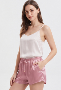 Shorts en satin rose pour femme, taille mi-haute, avec cordon de serrage, coupe régulière, respirants, 100% soie, pour la nuit - Product Image 3