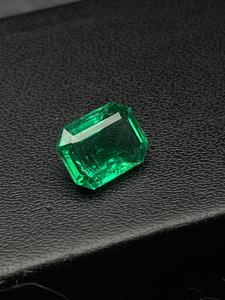 พลอยมรกตสีเขียวธรรมชาติทรงแปดเหลี่ยมจาก ZM สำหรับทำเครื่องประดับ - Product Image 3