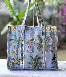 Bolso Tote Acolchado Floral para Mujer, Bolso de Compras de Algodón Acolchado, Bolso de Hombro Hecho a Mano de Gran Capacidad - Product Image 2