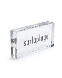 Support de présentation en acrylique transparent de luxe personnalisé, base en lucite solide avec impression de logo pour la présentation de bijoux et de montres en magasin. - Product Image 1