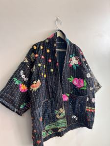 Nouvelle veste ouverte tendance style streetwear pour femmes, veste en patchwork de soie vintage faite à la main - Product Image 4