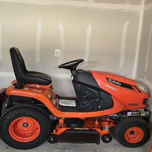 รถแทรกเตอร์ตัดหญ้า Kubota Gr2020 สำหรับสนามหญ้าและสวน  ประสิทธิภาพสูง สำหรับงานตัดหญ้าระดับมืออาชีพ เครื่องยนต์ทนทาน ประหยัดพลังงาน - Product Image 2