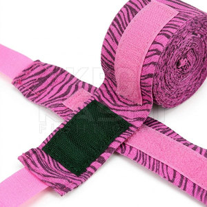 ผ้าพันมือแบบ Secure Fit สำหรับฝึกซ้อมและแข่งขัน ใช้ได้กับมวยไทย มวยสากล คิกบ็อกซิ่ง และการฝึกซ้อมกับกระสอบทราย - Product Image 4