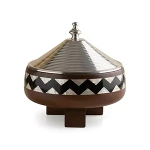Cacerola Redonda de Madera de Diseño Moderno con Acentos Florales, Estrella y Perla, Cúpula de Latón, Calentador de Comida Árabe para Exhibición en Mesa de Restaurante - Product Image 4