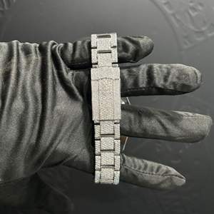 Montre-bracelet de luxe ronde pour homme, de haute qualité, style Hip Hop Bling, entièrement sertie de diamants de laboratoire, en argent et or, à mouvement quartz - Product Image 2