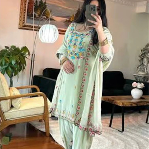 ชุดคุर्ตาผ้าไหมชินนอนพิมพ์ลายดอกไม้ทันสมัยสำหรับผู้หญิงจาก Ramdev Trading เหมาะสำหรับงานแต่งงาน งานดิวาลี และงานปาร์ตี้ - Product Image 1