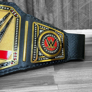 Cinturón de Campeonato Ponderado en Oro, Indiscutible, Agrega Prestigio a tu Colección de Lucha, Imprescindible para Cualquier Fanático de la Lucha - Product Image 5