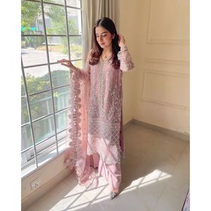 Ensemble de costume Sharara en mousseline de soie avec travail de perles fantaisie pour les occasions de fête - Product Image 2