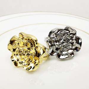 ชุดแหวนรองผ้าเช็ดปากแบบหรูหรา ใช้ซ้ำได้ อุปกรณ์ตกแต่งโต๊ะอาหารสุดหรูสำหรับงานเลี้ยงและงานปาร์ตี้ - Product Image 1