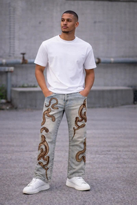 Pantalon de jogging en jean pour homme, personnalisé avec broderie serpent, taille mi-haute, fermeture boutonnée, coupe droite décontractée, poids moyen, respirant, délavé à la pierre - Product Image 3
