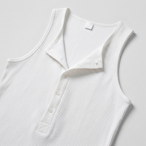 Débardeur côtelé blanc pour homme, col Henley, boutons sur le devant, sans manches, style décontracté - Product Image 4