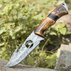มีดล่าสัตว์เหล็กดามัสกัสแบบ OEM พร้อมด้ามเขาสัตว์  ใบมีดคงที่ สำหรับตั้งแคมป์ กิจกรรมกลางแจ้ง และพกพาประจำวัน พร้อมปลอกหนัง - Product Image 1