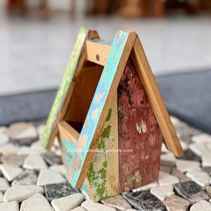 Macetas Decorativas Hechas a Mano para Jardín/Hogar con Diseño de Casa, de Madera Reciclada de Barco, Color Original, Venta al por Mayor - Product Image 3