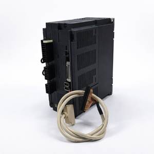 Servomoteur AC MR-J3-350A4, 3 phases, 380-480V, 3,5 kW, contrôleur de servomoteur industriel pour systèmes d'automatisation - Product Image 1