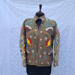 Veste en velours doux luxueuse avec broderie, manteau court style Nehru à manches longues, vêtement d'extérieur ouvert sur le devant, vestes pour femmes - Product Image 5