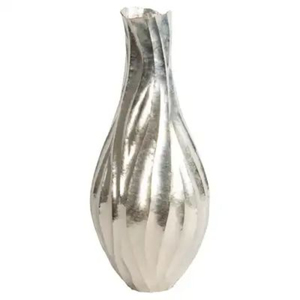 Vase à fleurs en aluminium doré artisanal de luxe, décor de table moderne texturé ondulé métallique pour salon et mariage - Product Image 2