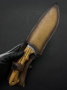 Cuchillo de Caza Bowie Jexa Jexa-HC-175, Acero con Alto Contenido de Carbono 5160, Hoja Fija con Borde Parcialmente Dentado, Mango de Madera de Olivo, Funda de Cuero - Product Image 6