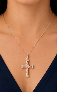 Collar con Colgante de Cruz Celta en Plata de Ley 925 con Baño de Rodio, con Circonita Cúbica Azul Zafiro y Circonita Cúbica Blanca para Mujer - Product Image 3