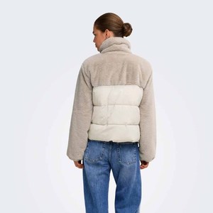 Abrigo Acolchado de Invierno para Mujer, Marca Twin City, Diseño Personalizado OEM, Transpirable, Resistente al Viento e Impermeable, Relleno 100% Poliéster, Cuello Alto Desmontable - Product Image 2