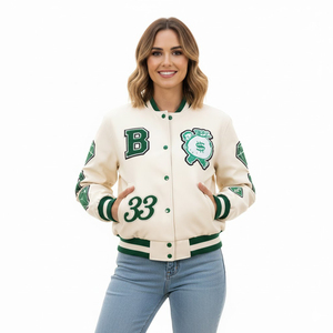 Blouson universitaire homme personnalisé avec logo, style streetwear Y2K vintage, crème, avec broderie de patchs en chenille verte, coupe bomber épaisse - Product Image 5