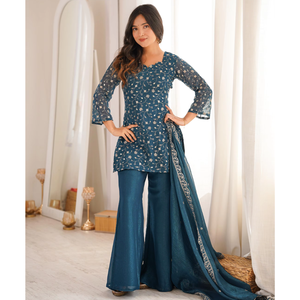 Ensemble Kurta en soie élégant et texturé avec broderie Zari ornée de sequins, pantalon Palazzo et dupatta assortis (PY 300) DC - Product Image 1