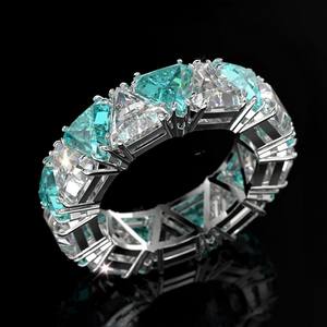 Anillo de Plata de Ley 925 de Lujo con Moissanita de Corte Triangular para Bodas, Fiestas y Aniversarios, Diseño Popular para Parejas - Product Image 4