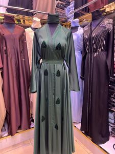 Abaya Modeste de Dubaï en Gros, Perlée et Pailletée, à Manches Longues, Traditionnelle Musulmane, Faite à la Main, pour Mariage, Respirante, Col en V pour Femme - Product Image 2