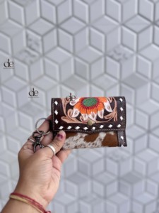 Wholesale Cowhide fur Leather New Hand Tooled Carving <b>Small</b> Wristlet Coin <b>Purse</b> Multi Uses Mini Wallet for Women Western Gifts - Product Image 4