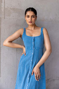 Vestido Midi Azul sin Mangas, Cuello Cuadrado, Botones al Frente, Tejido de Lino y Algodón, Estilo Casual para Uso Diario, Corte Holgado, Estilo Veraniego - Product Image 2