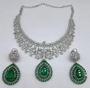 Conjunto de Collar y Aretes de Plata de Ley con Circonitas de Alta Calidad, Moderno y Elegante, para Mujer, Colección para Compromiso y Boda - Product Image 1