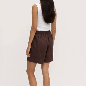 Shorts Cleo de Corte Relajado y Lujoso con Textura Transpirable, Perfectos para Días Cálidos, Shorts Cleo para Mujer - Product Image 4