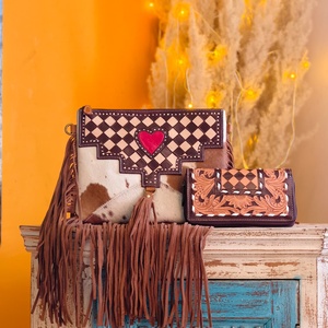 Nouveau Sac à Bandoulière 2026 en Cuir Véritable 100% avec Motif Damier Gravé à la Main, Cœur Rouge et Franges en Fourrure Naturelle - Product Image 2