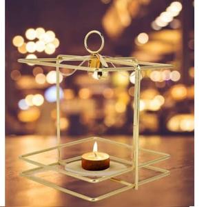 Portavelas de Metal con Diseño Floral y Acabado Dorado, Estilo Único para Decoración de Bodas y Cenas, Portavelas para Velas de Té - Product Image 4