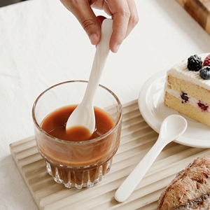 Handmade Luxury Mother of Pearl Shell Spoon for Caviar Serving Seafood Appetizers Jam Dessert Cheap Price for Hotels Restaurants - Product Image 3