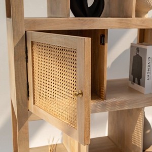 Librería de Madera y Ratán Vandana Merino Aston, Mueble de Almacenamiento Moderno con Diseño Tejido Natural - Product Image 4