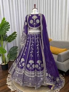 Lehenga indien pour réception de fête en gorgette violette avec choli brodé - Product Image 5