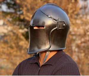 Casco de Caballero de Metal Negro, Armadura Imponente, Casco Medieval para Disfraces, con Cadena y Correa para la Barbilla - Product Image 3