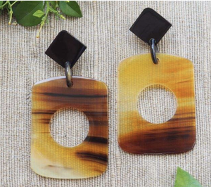 Pendientes Modernos de Cuerno de Búfalo Africano Hechos a Mano de Alta Calidad, Ecológicos, con Forma Natural, para Mujer, de la India, Artesanía Natural - Product Image 1